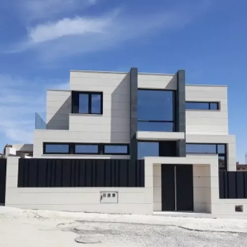 Proyecto de vivienda unifamiliar de nueva construcción