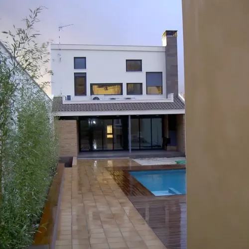 Casa de obra nueva con diseño personalizado