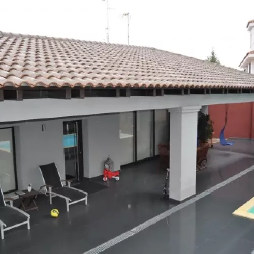 Casa unifamiliar contemporánea de nueva ejecución